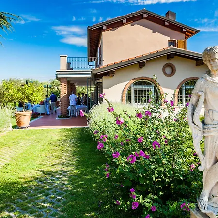 Quercia Belvedere Relais Фермерский дом *